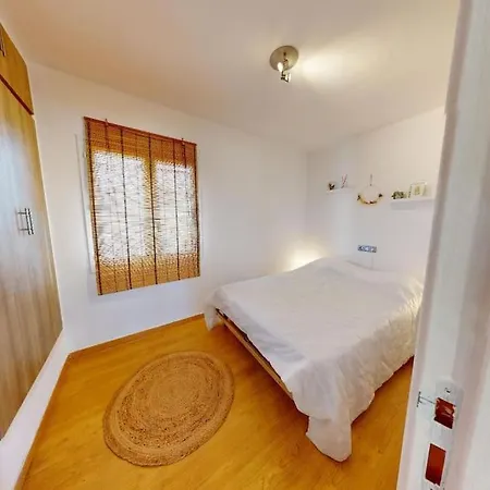 Charmante Maison Avec Jardin Puig -rom فيلة *
