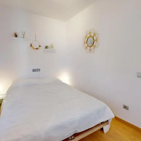 Charmante Maison Avec Jardin Puig -rom روساس
